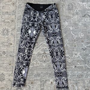 Energie Black & White Geometric Athletic Leggings